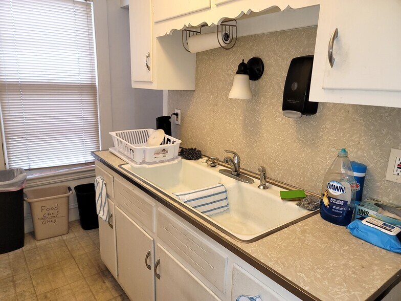 More Photos Of 181-183 Burnside Ave, East Hartford Office Residential For Sale