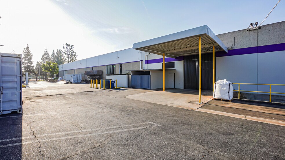 More Photos Of 20645 Bahama St, Chatsworth Manufacturing For Sale