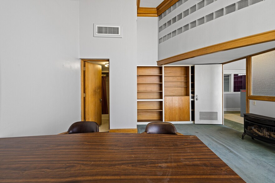 More Photos Of 500 E Main St, Kilgore Office For Sale