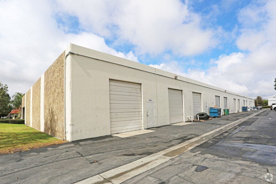 More Photos Of 1521-1539 W Orangewood Ave, Orange Unknown For Lease