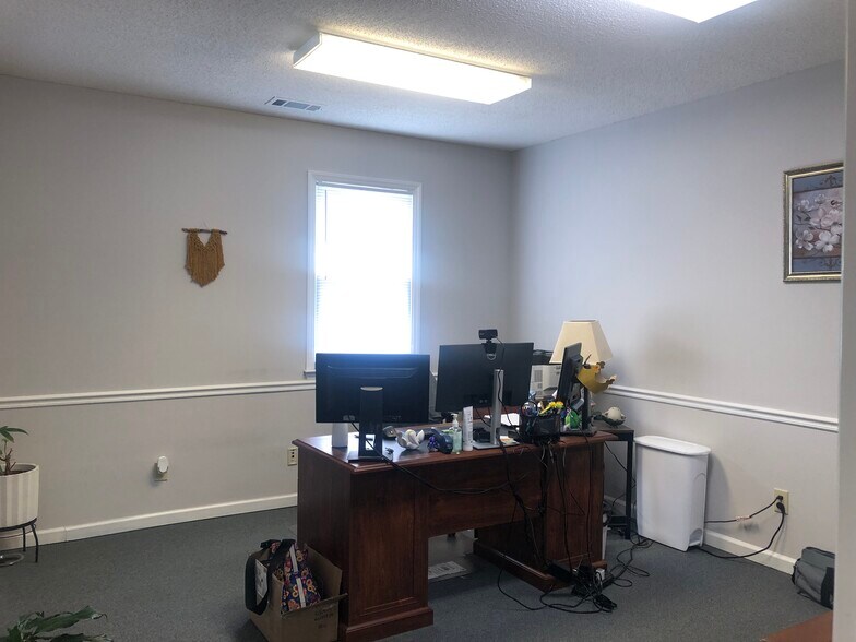 More Photos Of 410 New Bridge St, Jacksonville Office For Lease