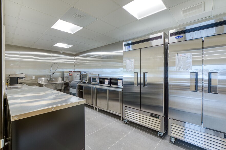 More Photos Of 8291-8295 Westminster Blvd, Westminster Medical For Lease