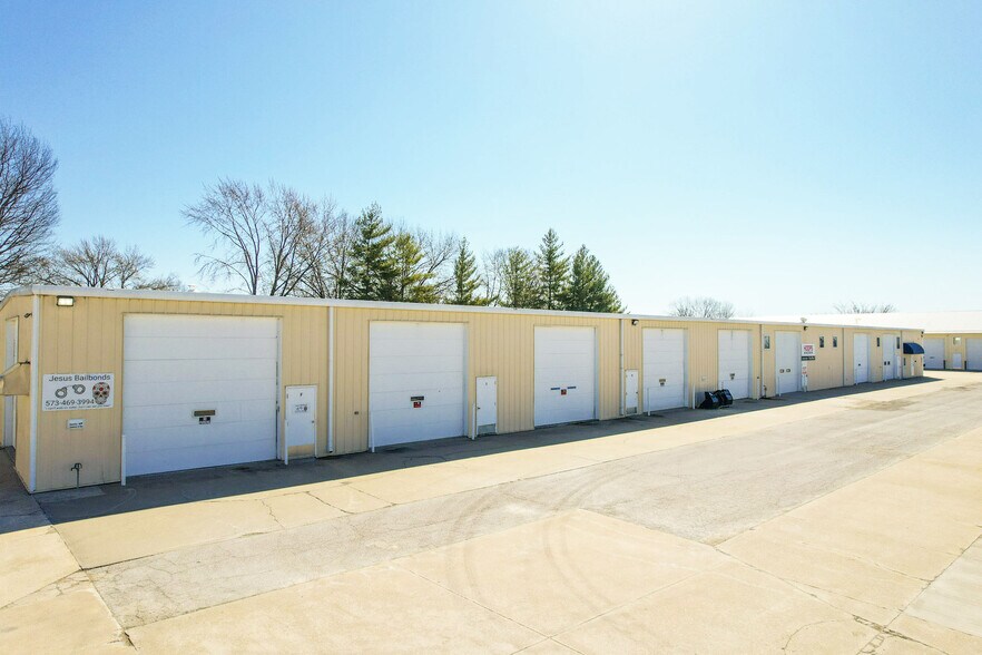 More Photos Of 4300 Bold Venture Dr, Columbia Service For Lease