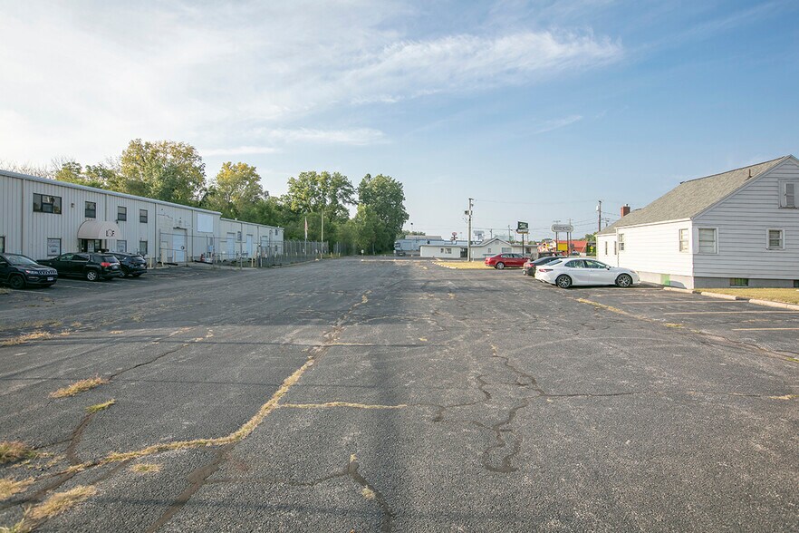 More Photos Of 1739 Cassopolis St, Elkhart Warehouse For Sale