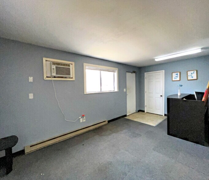 More Photos Of 1802 Vandiver Dr, Columbia Warehouse For Lease