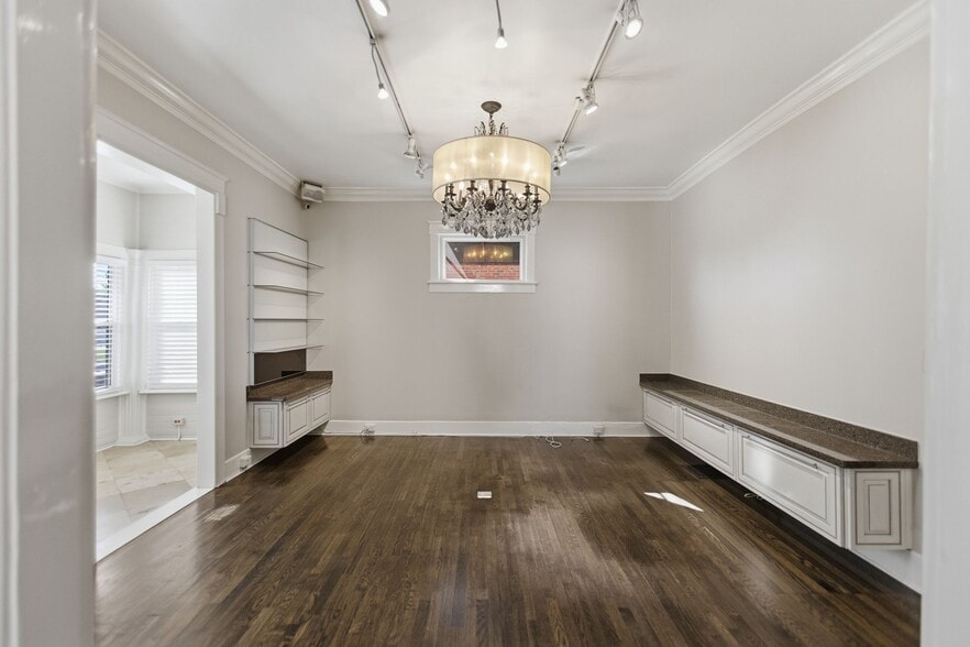 More Photos Of 211 29th Ave N, Nashville Freestanding For Lease