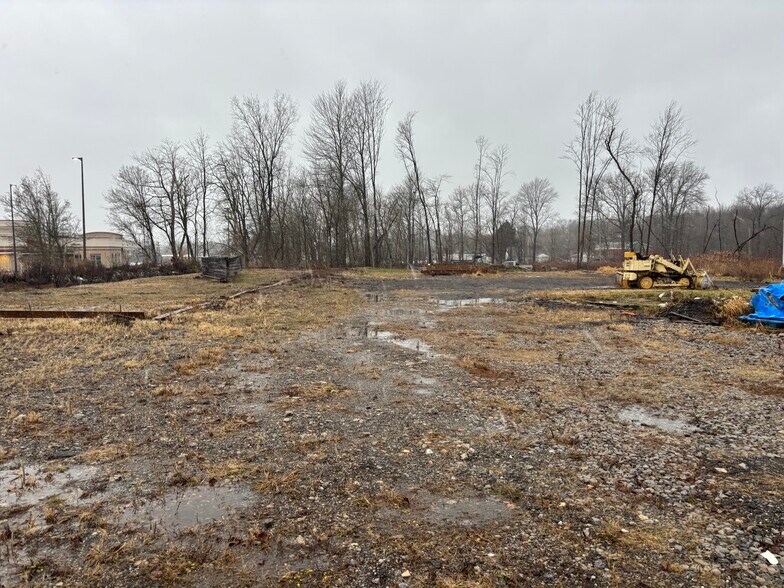 More Photos Of 10 Victoria Rd, Austintown Land For Lease