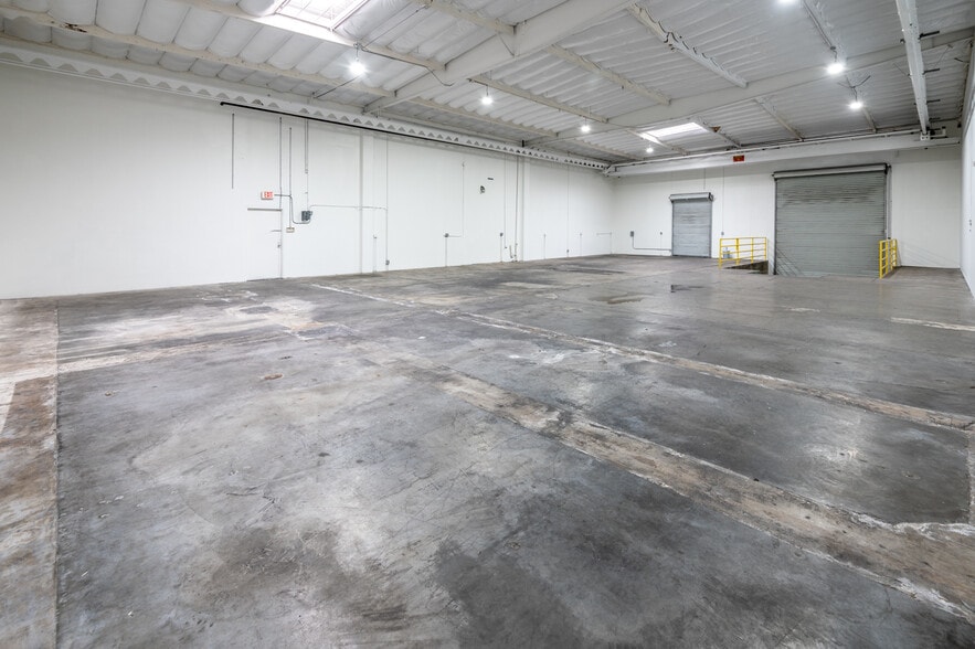 More Photos Of 20700 Belshaw Ave, Carson Warehouse For Lease