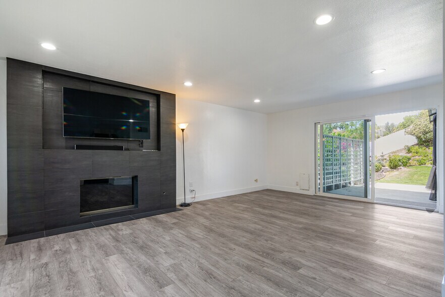 More Photos Of 7501 Linley Ln, Canoga Park Specialty For Sale