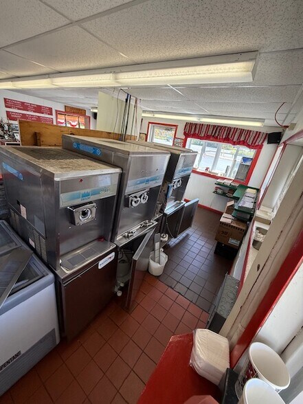 More Photos Of 10101 Dustin Rd, Remsen Restaurant For Sale