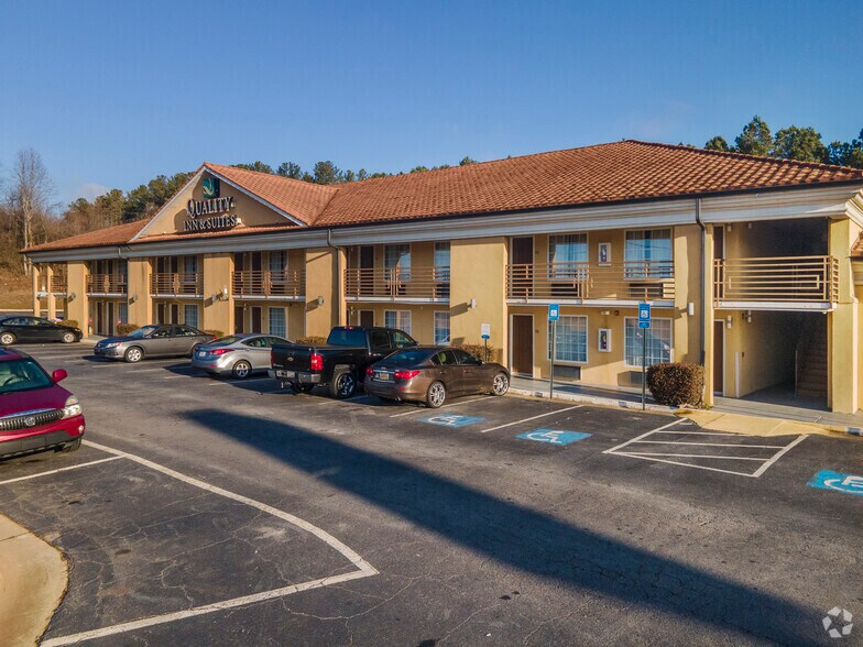 More Photos Of 1077 Alabama Ave S, Bremen Hotel For Sale