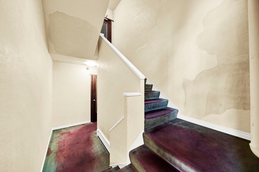 More Photos Of 3719 W 8th Av, Vancouver Apartments For Sale