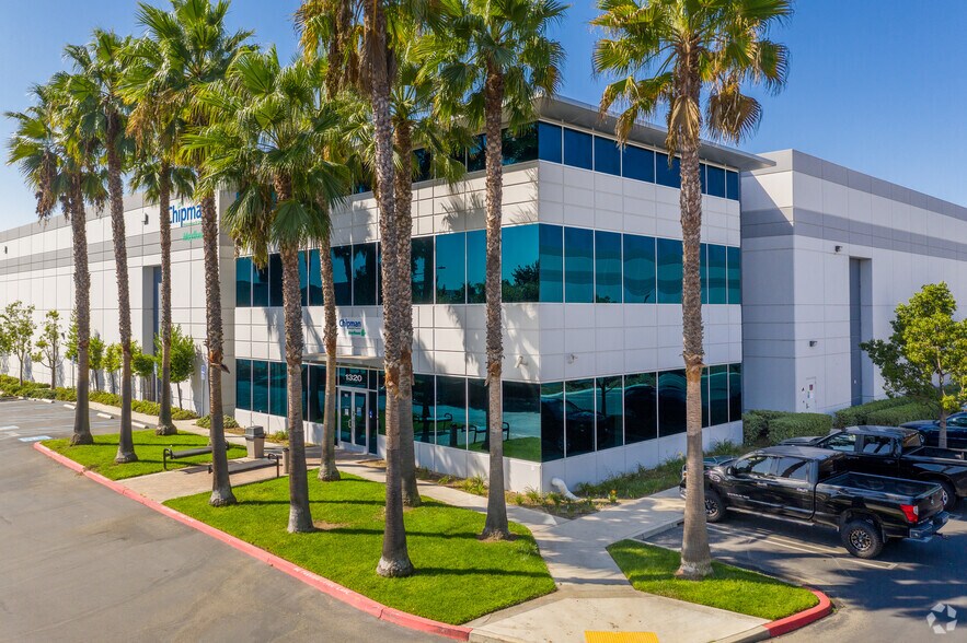 More Photos Of 1320 Air Wing Rd, San Diego Distribution For Lease