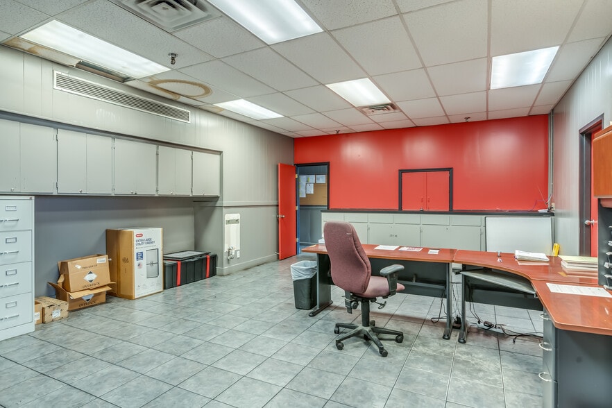 More Photos Of 4542 Baldwin Ave, Montgomery Warehouse For Sale