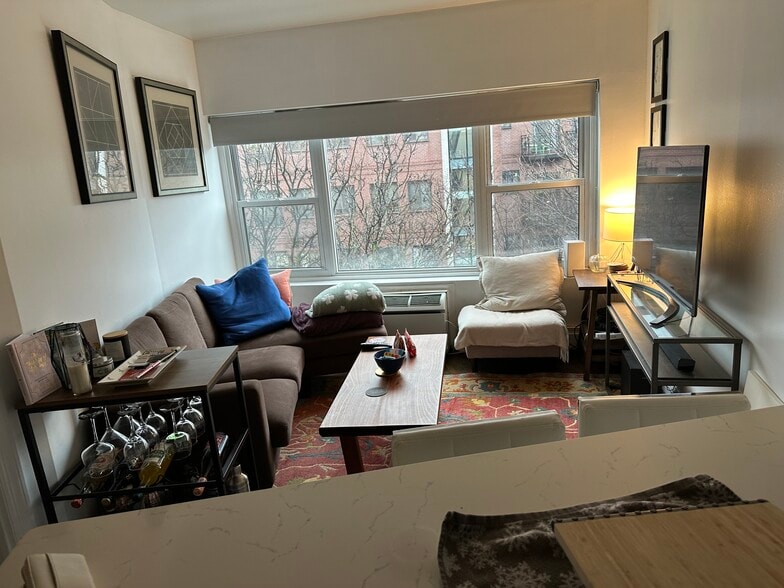 More Photos Of 187 Woodpoint Rd, Brooklyn Apartments For Sale