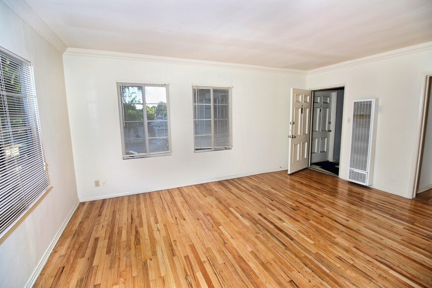 More Photos Of 140 N Pass Ave, Burbank Apartments For Sale