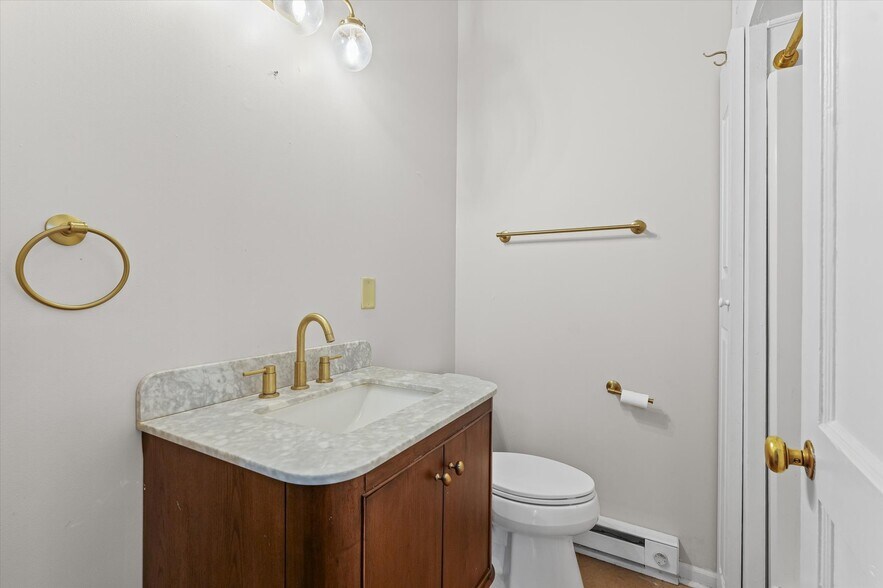 More Photos Of 125 S Market St, Paxton Specialty For Sale