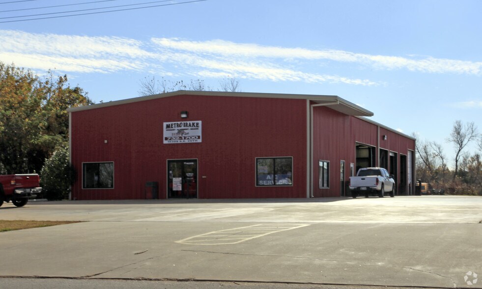 Primary Photo Of 10308 SE 29th St, Oklahoma City Service For Lease