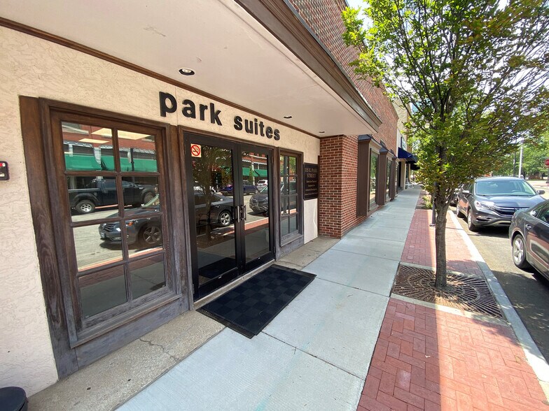 More Photos Of 115-125 E Park St, Olathe Office For Sale