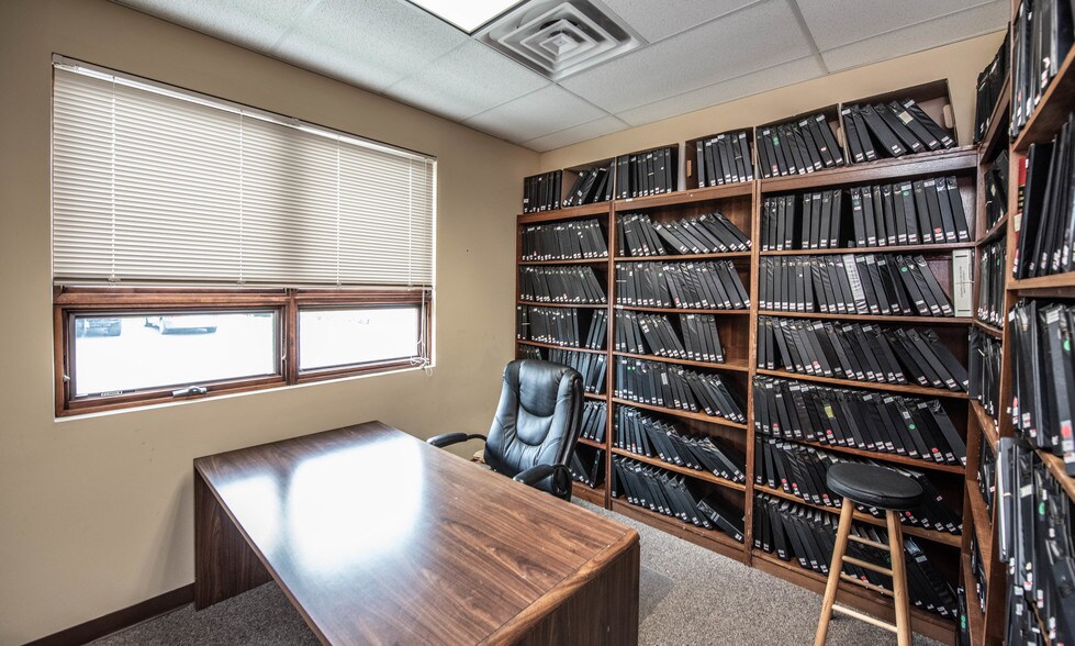 More Photos Of 4450 Erin Dr, Eagan Medical For Lease