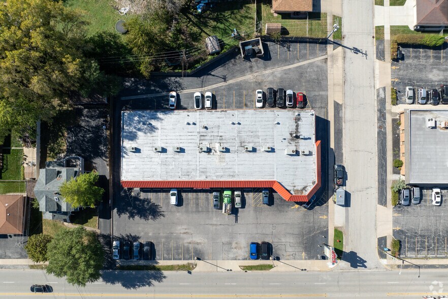 More Photos Of 17100-17114 S Park Ave, South Holland Storefront Retail Office For Lease