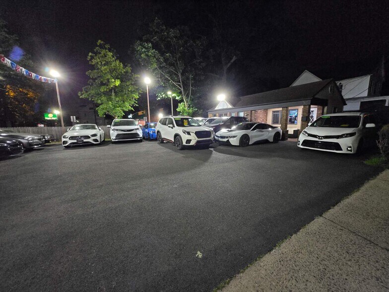 More Photos Of 120 Woodbridge Ave, Highland Park Auto Dealership For Sale