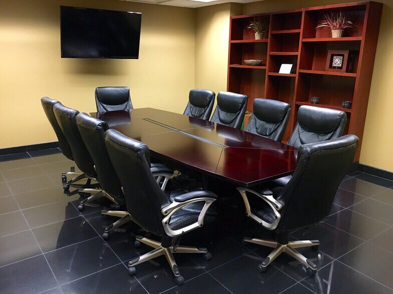 More Photos Of 1331 Union Ave, Memphis Coworking Space