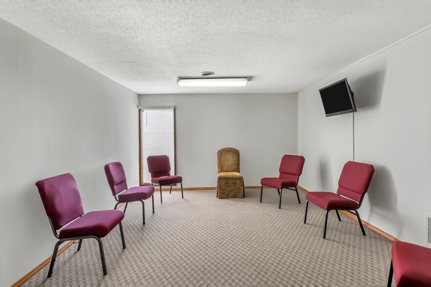 More Photos Of 140 North Point Prairie Rd, Wentzville Religious Facility For Sale
