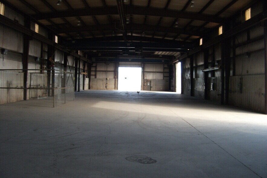 More Photos Of 187 Gusher st, Evansville Manufacturing For Lease