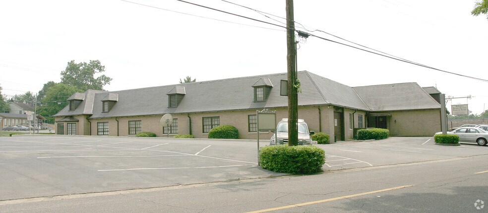 More Photos Of 9012 Parkway E, Birmingham Funeral Home For Sale