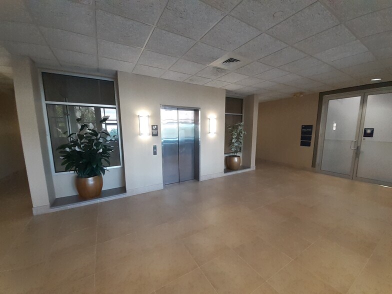 More Photos Of 1520 Royal Palm Square Blvd, Fort Myers Office For Lease
