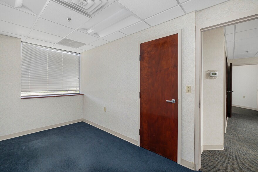 More Photos Of 999 S Broadway, East Providence Medical For Sale