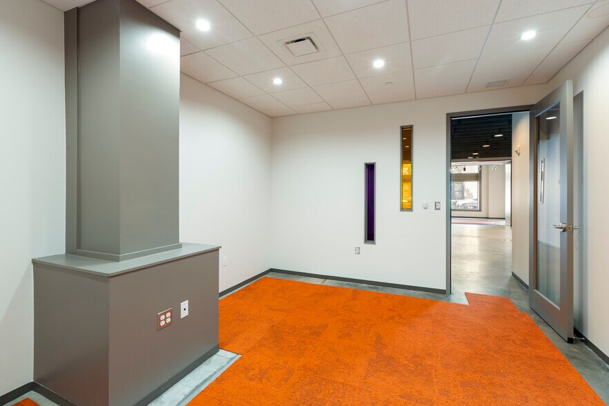 More Photos Of 640 Magazine St, New Orleans Hospitality For Lease