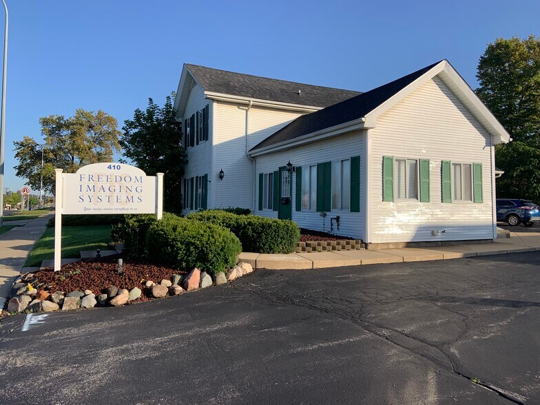 More Photos Of 410 W Grand River Ave, Brighton Medical For Lease