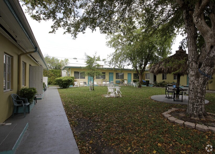 More Photos Of 705-713 NE 3rd St, Hallandale Beach Apartments For Sale
