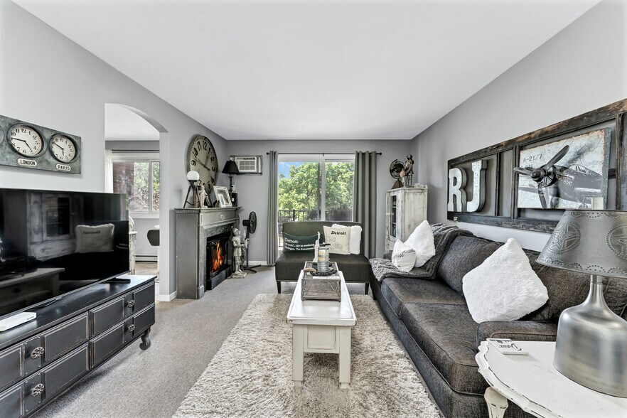 More Photos Of 109 Division St N, Kingsville Apartments For Sale