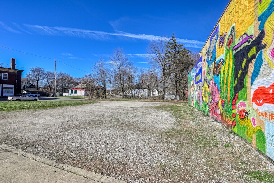 More Photos Of 314 Pioneer St, Akron Storefront For Sale