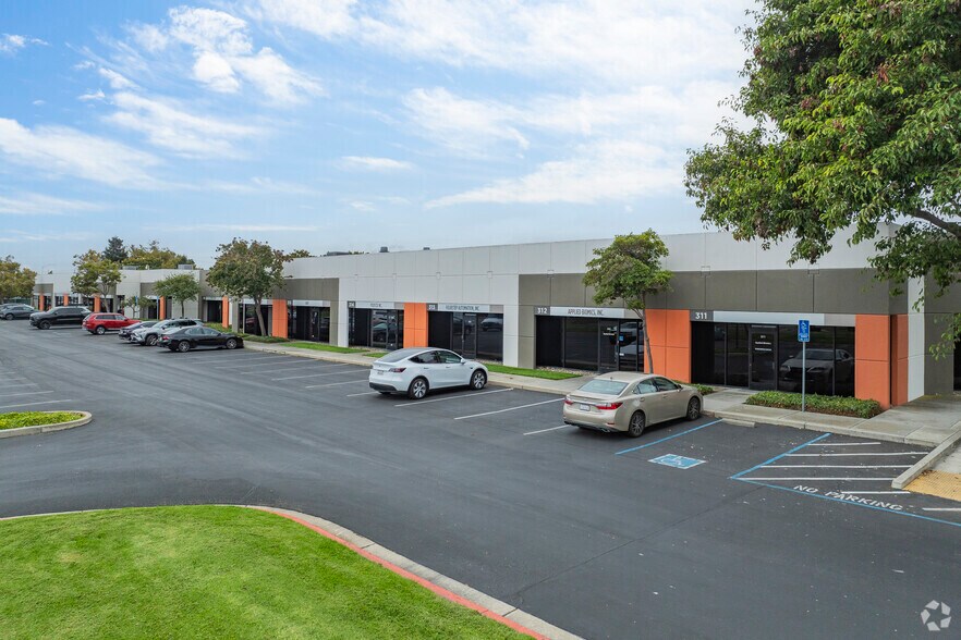 More Photos Of 23785 Cabot Blvd, Hayward Unknown For Lease