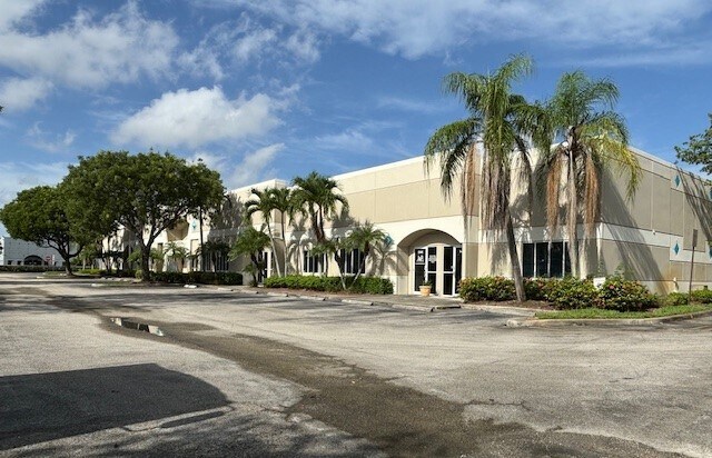 More Photos Of 5305-5349 NW 108th Ave, Sunrise Warehouse For Lease