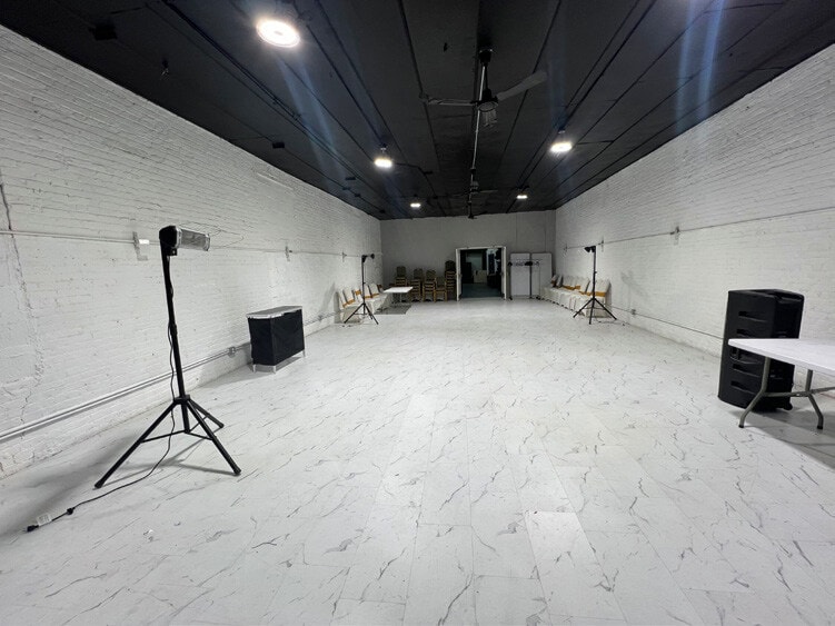 More Photos Of 211 E 123rd St, New York Warehouse For Lease