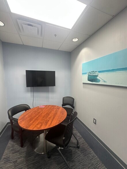 More Photos Of 7053 Rivers Ave, Charleston Office For Sale