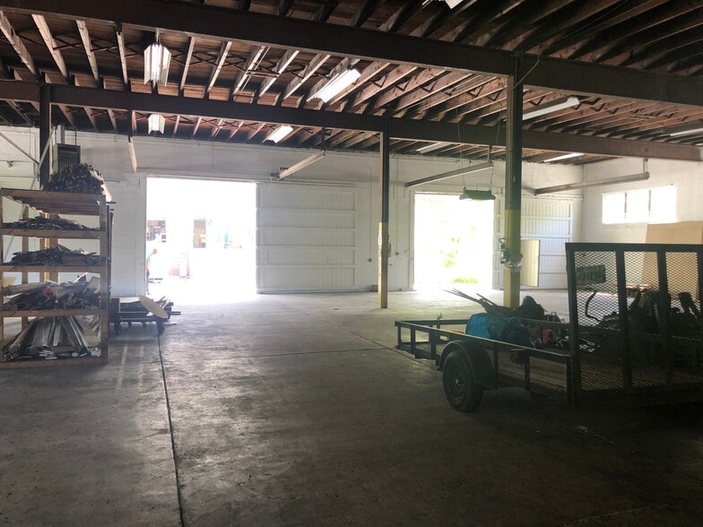 More Photos Of 109 Cockeysville Rd, Cockeysville Warehouse For Lease