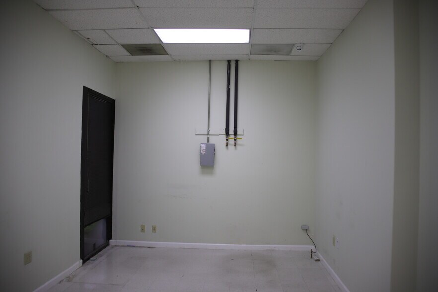 More Photos Of 3350 Scott Blvd, Santa Clara Warehouse For Lease