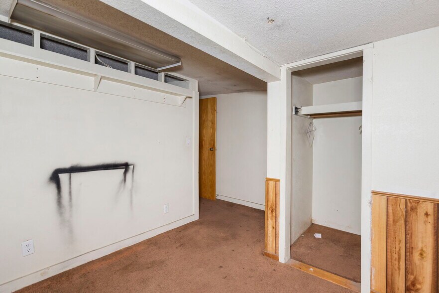 More Photos Of 825 MO-59, Carthage Industrial For Lease