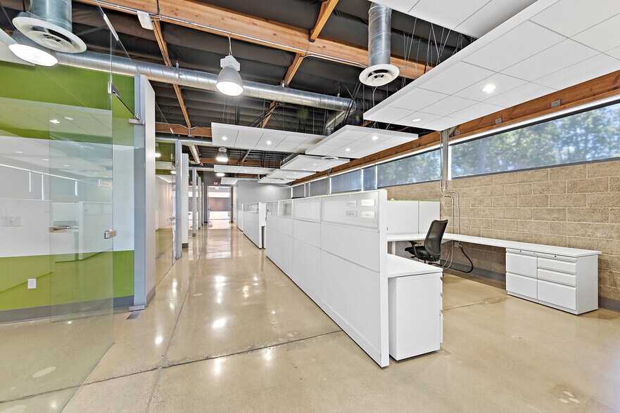 More Photos Of 1641 McGaw Ave, Irvine Research And Development For Lease