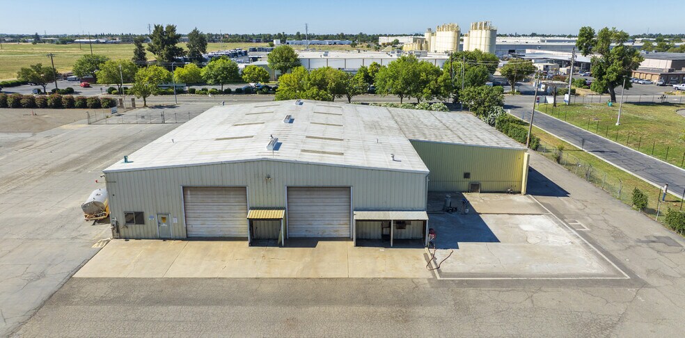 More Photos Of 1785 E Beamer St, Woodland Manufacturing For Sale
