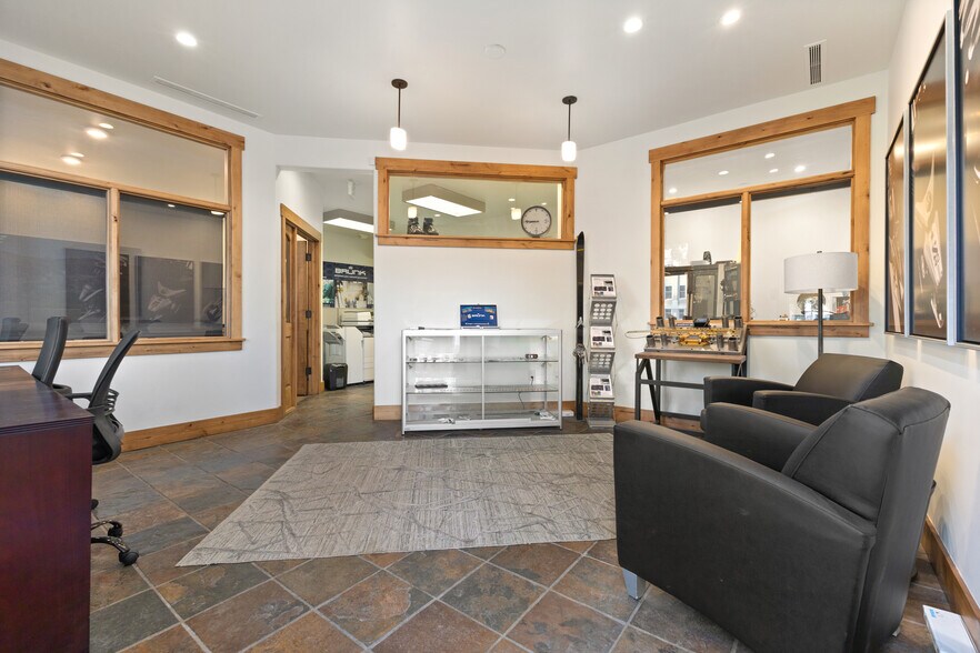 More Photos Of 442 Lincoln Ave, Steamboat Springs Flex For Sale