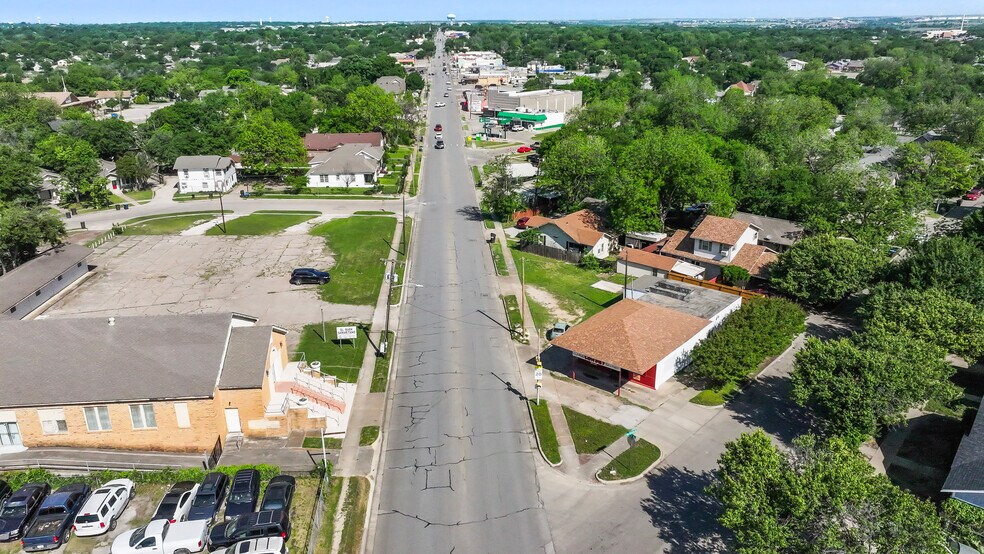 More Photos Of 2100 Azle Ave, Fort Worth Storefront For Sale