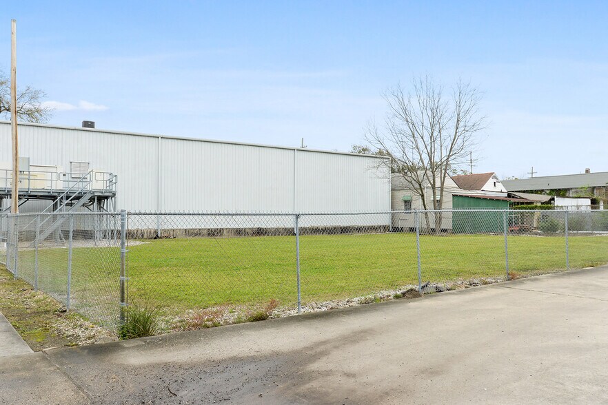 More Photos Of 3300 Gravier St, New Orleans Medical For Sale