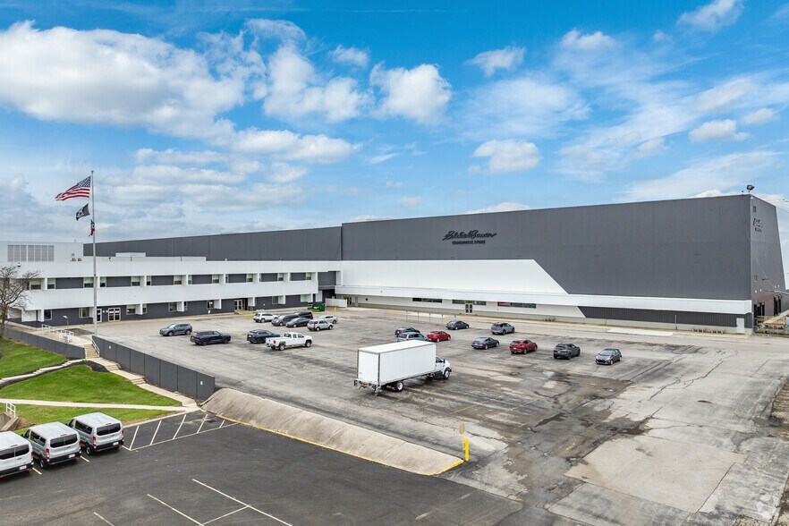 More Photos Of 4545 Fisher Rd, Columbus Distribution For Lease